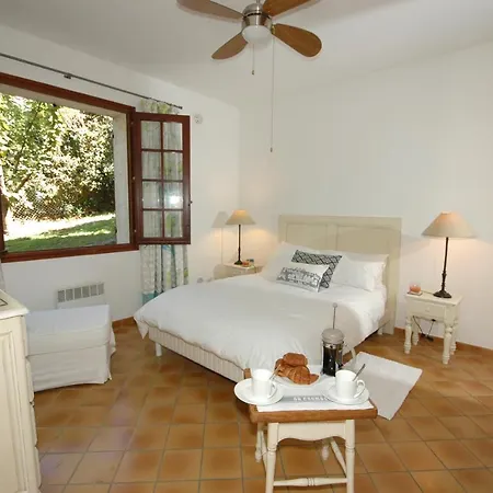 Вілла Sleeps 6 Pool Air Con Wifi *